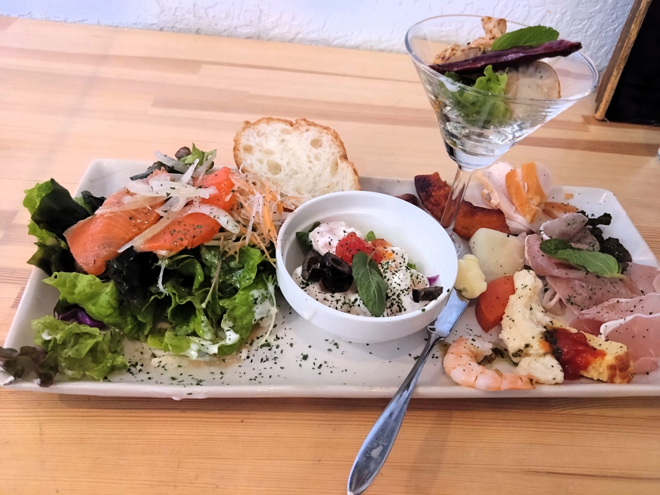 三室戸駅のイタリア料理「トスカーナの食卓」のランチは前菜付き